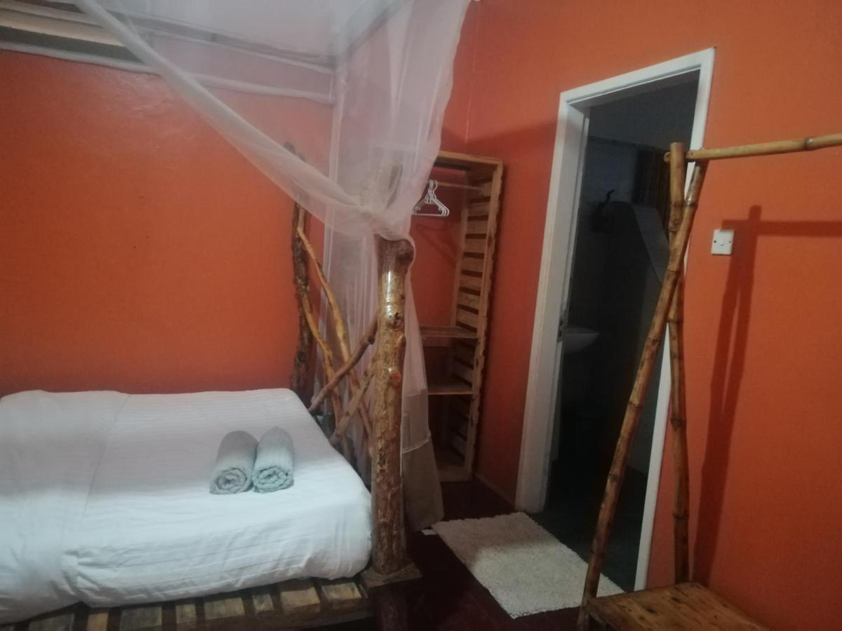 Jinja Backpackers Pansiyon Dış mekan fotoğraf