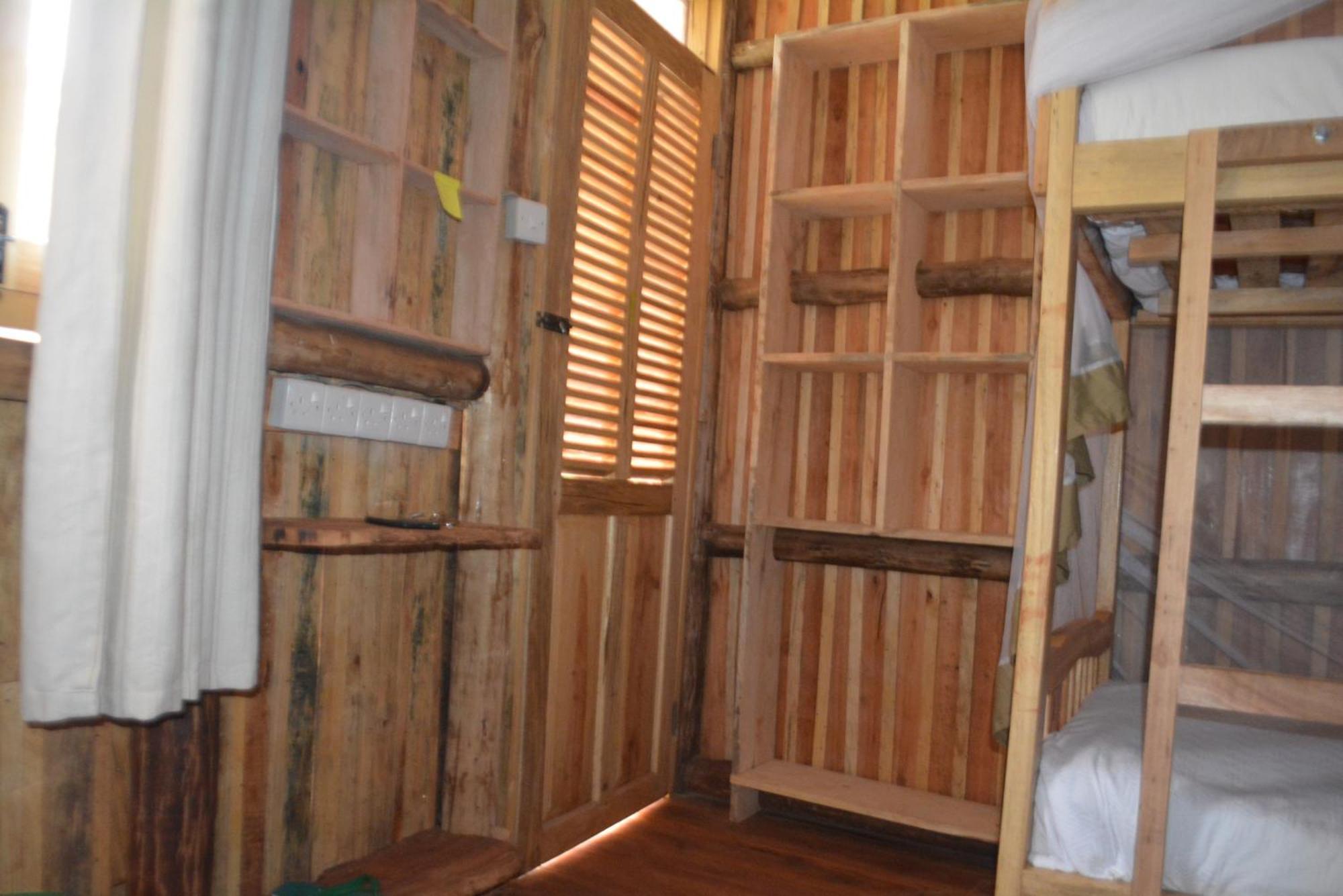 Jinja Backpackers Pansiyon Dış mekan fotoğraf