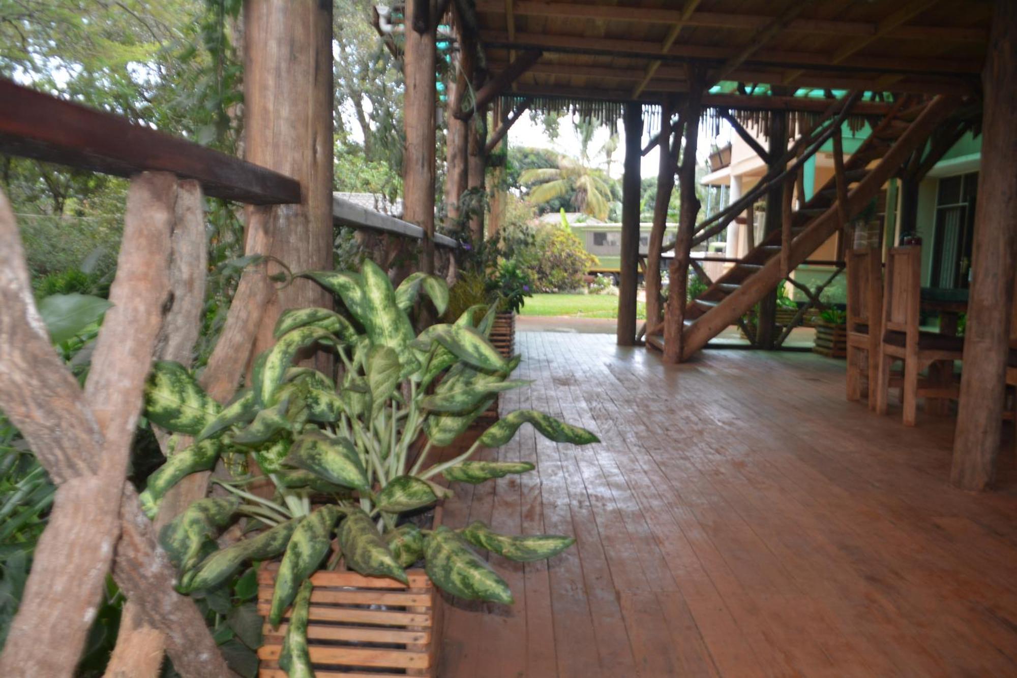 Jinja Backpackers Pansiyon Dış mekan fotoğraf