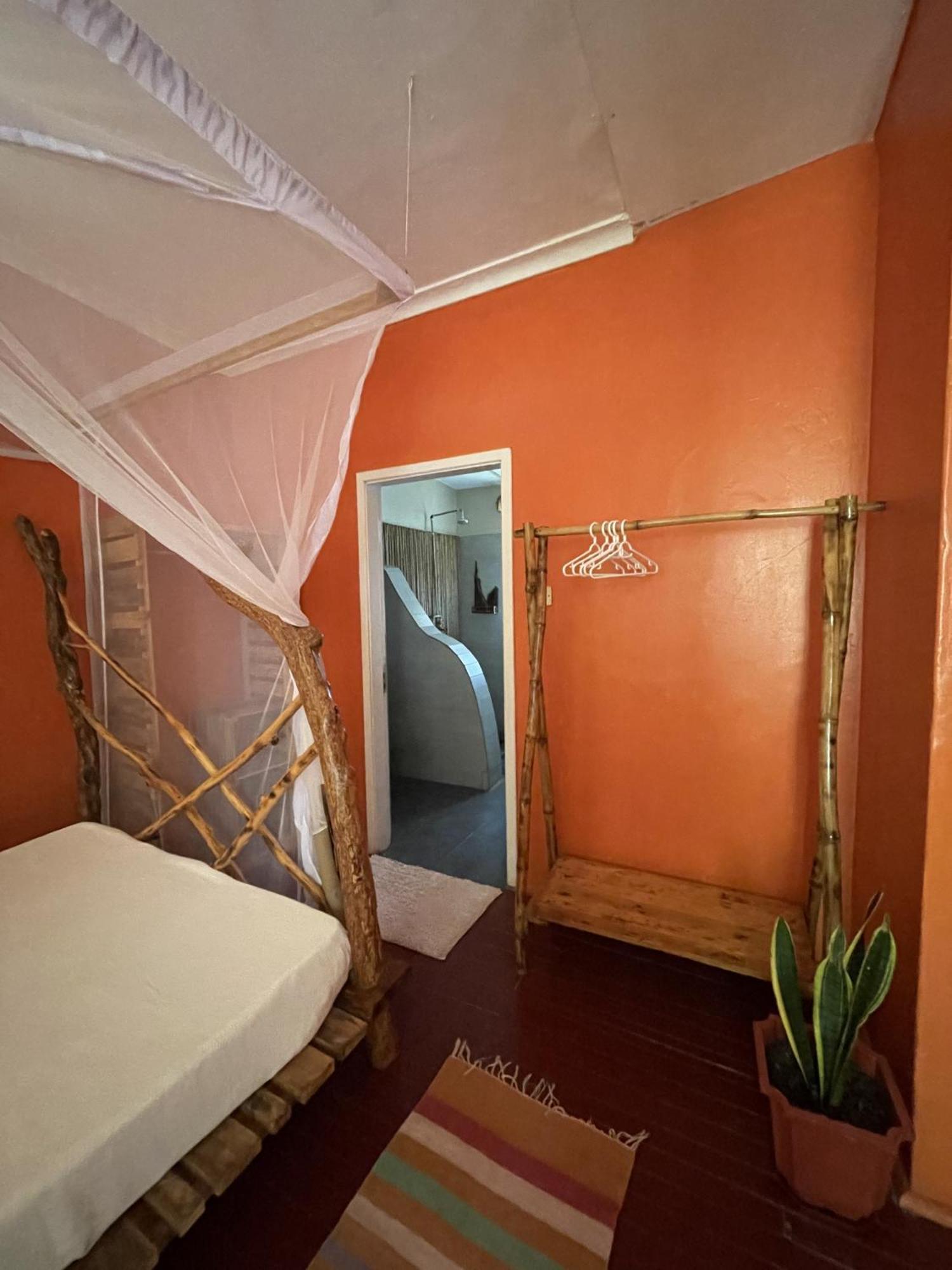 Jinja Backpackers Pansiyon Oda fotoğraf