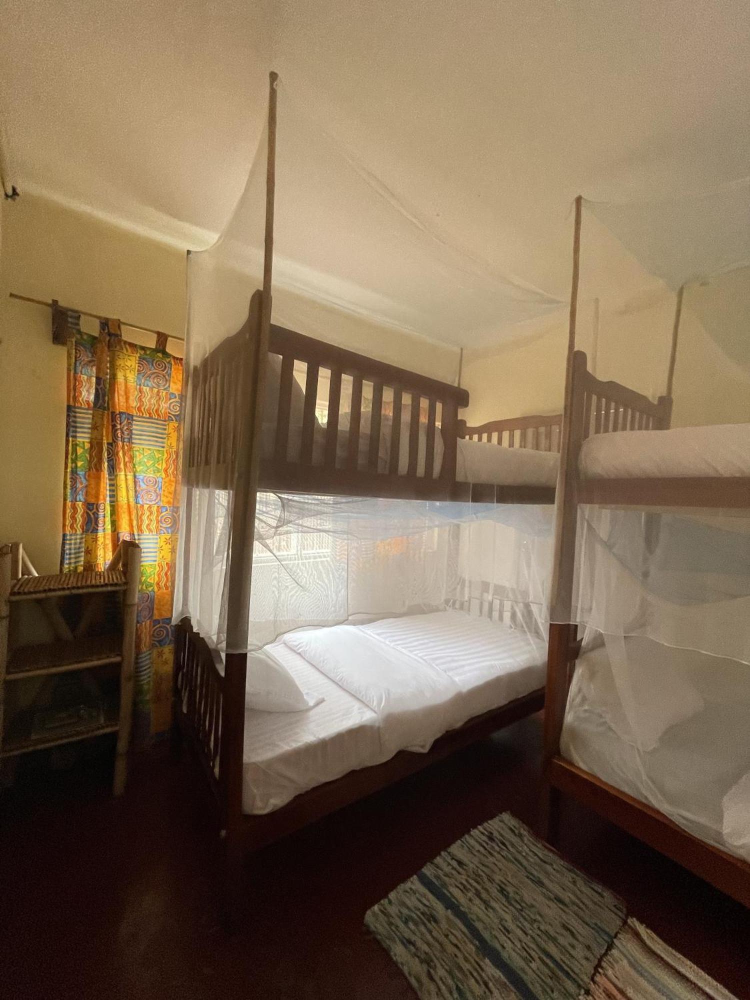 Jinja Backpackers Pansiyon Oda fotoğraf